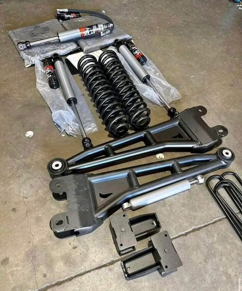 Ford super duty 2008-2023 New 4 inch lift 4 inch lift kit for Ford super duty 2008 to 2023 with radius, arms, fox shocks all hardware and components all new. Adjustable track bar new Readylift for 2017-2023